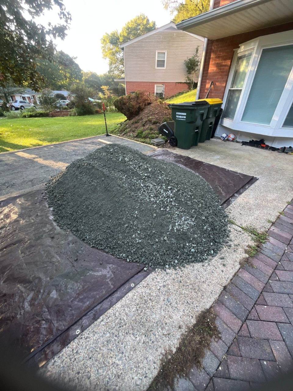 Bulk crusher run gravel delivered by Mulch & Stone in Springfield, VA