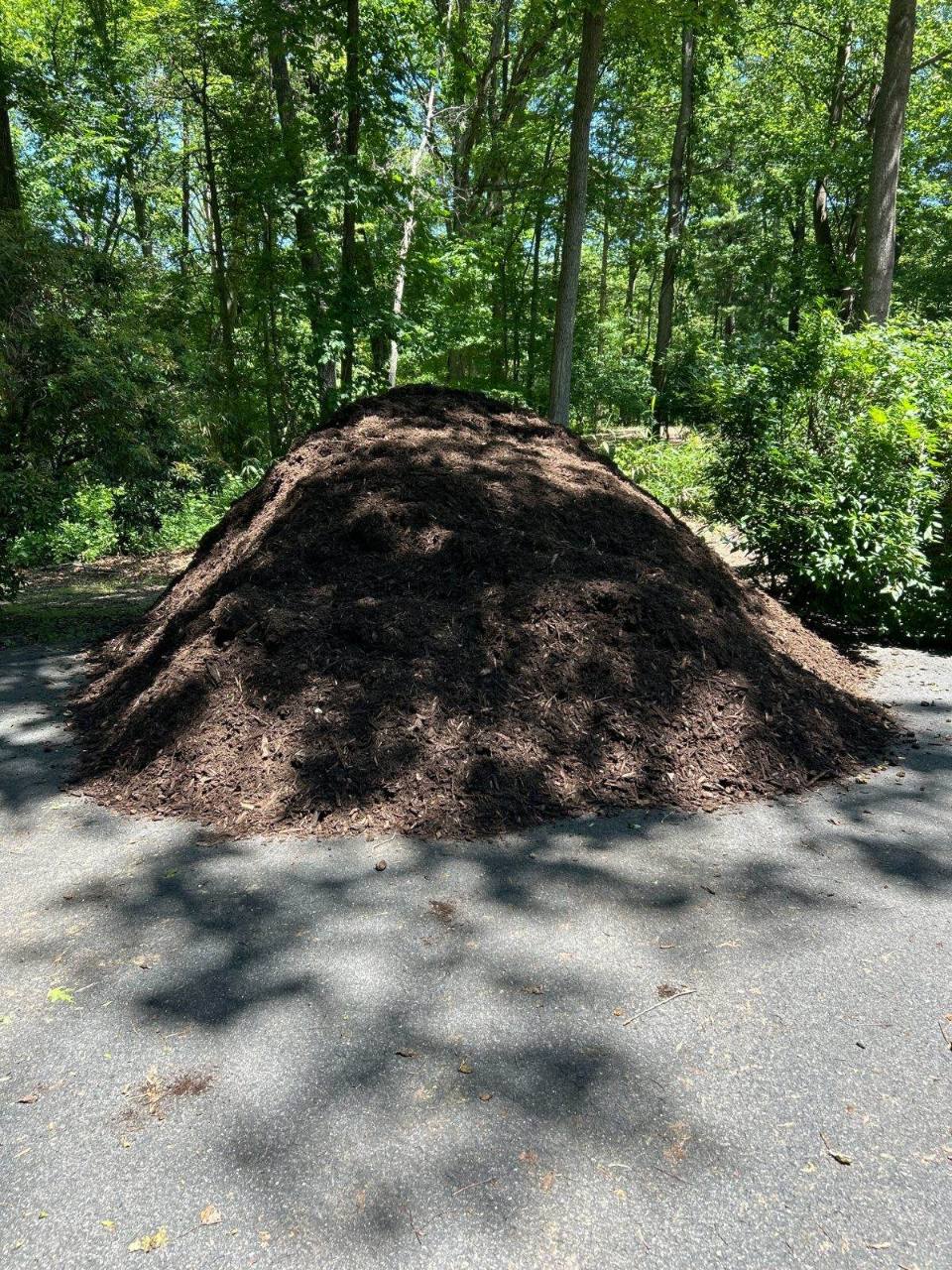 Bulk double shredded hardwood mulch delivered by Mulch & Stone in Vienna, VA